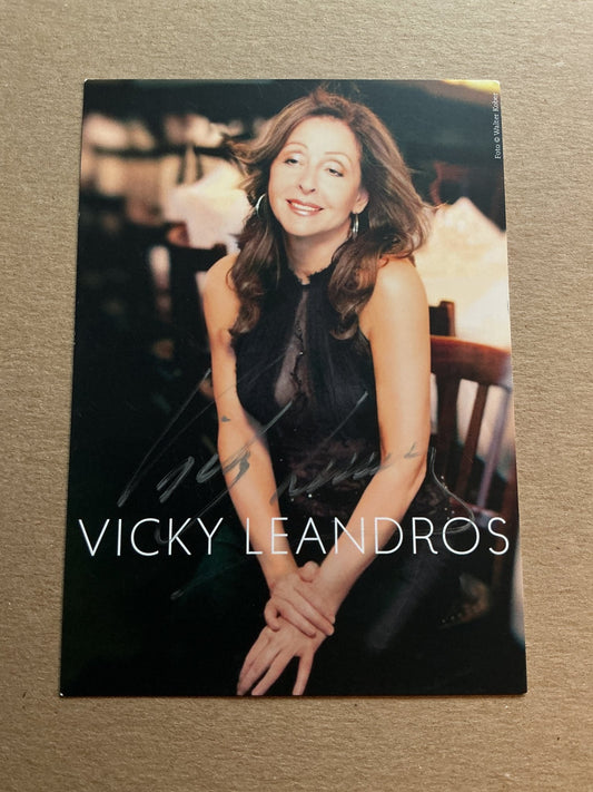 Vicky Leandros, Greece 🇬🇷 Singer hand signed - Autographs-World