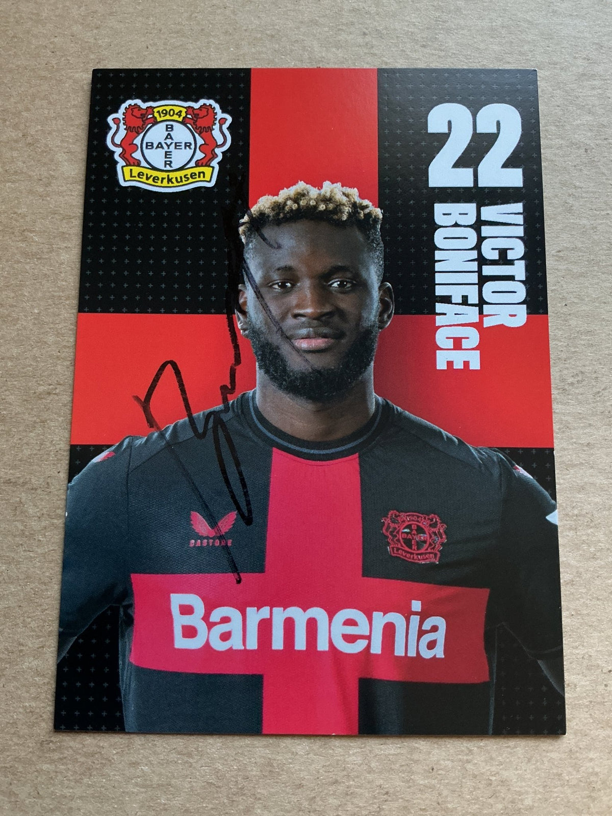 Victor Boniface, Nigeria 🇳🇬 Bayer 04 Leverkusen 2023/24 hand signed - Autographs-World