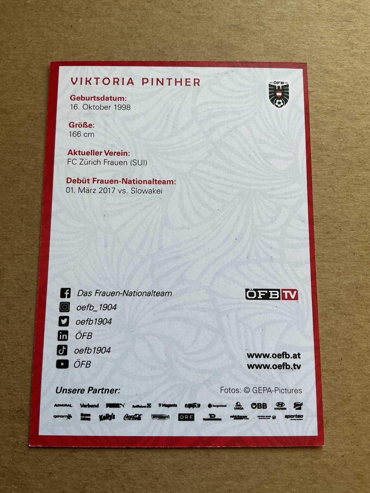 Viktoria Pinther, Austria 🇦🇹 2024 FC Zürich hand signed - Autographs-World