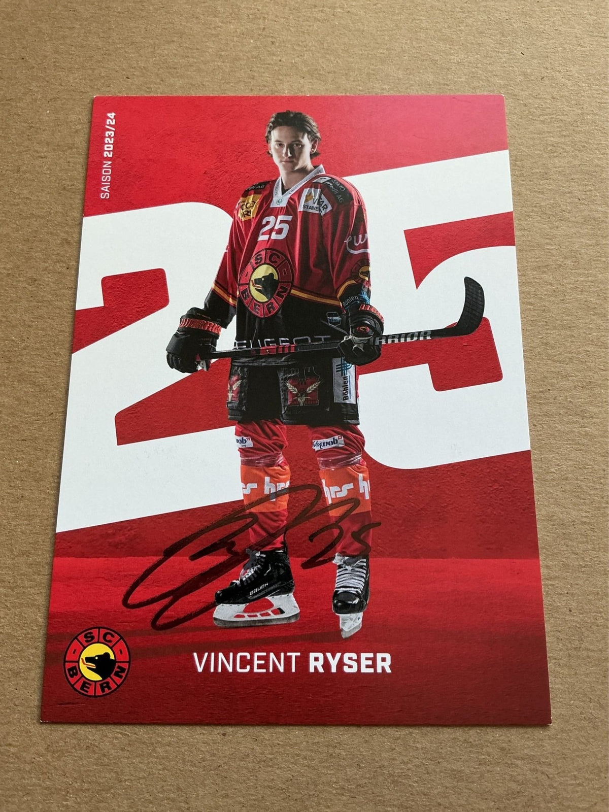 Vincent Ryser, Switzerland 🇨🇭 SC Bern 2023/24 hand signed - Autographs-World