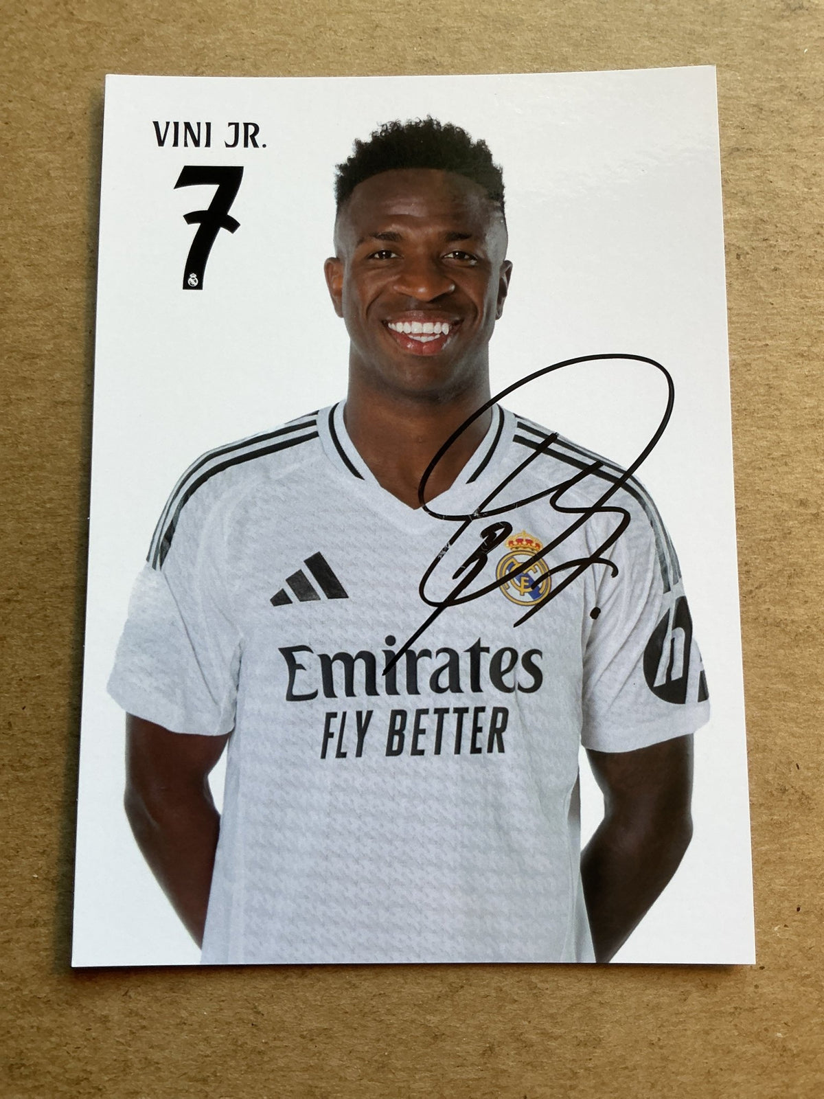 Vinícius Júnior, Brazil 🇧🇷 Real Madrid 2024/25 hand signed - Autographs-World