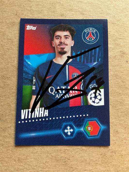 Vitinha, Portugal 🇵🇹 Paris Saint-Germain 2023/24 Topps hand signed - Autographs-World