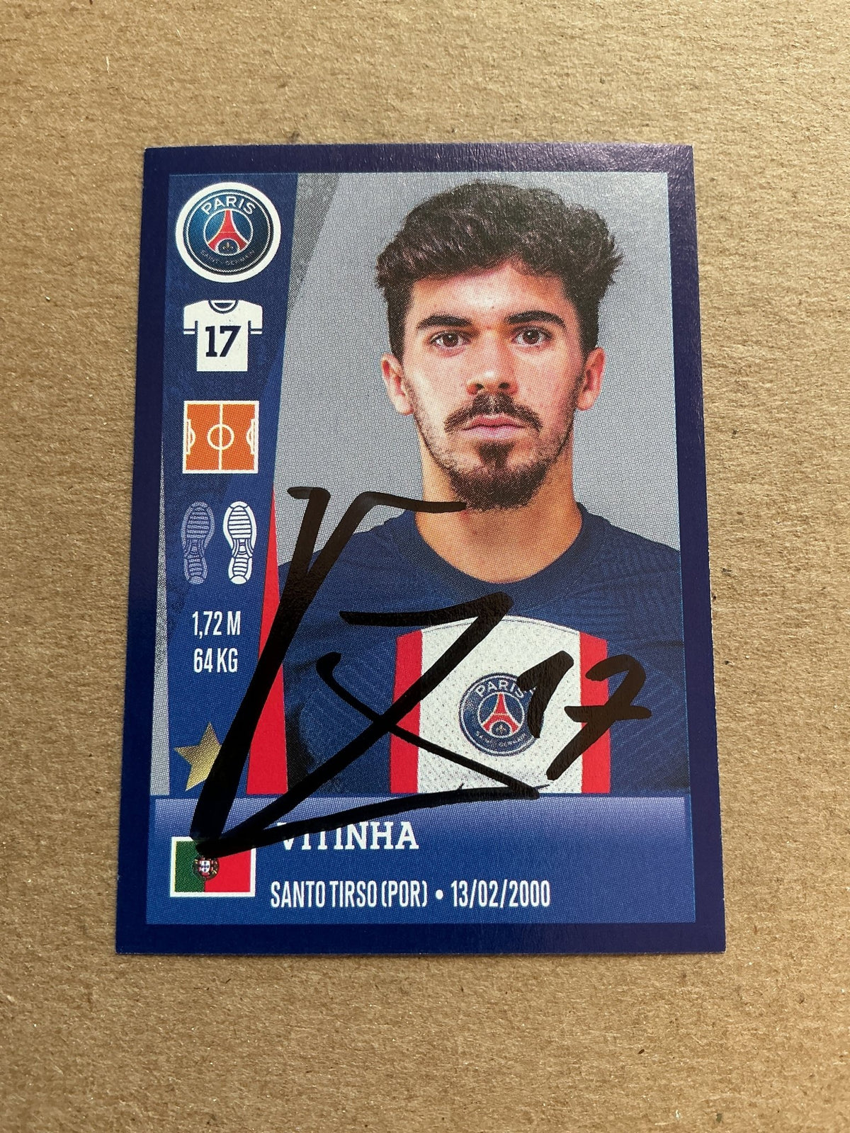 Vitinha, Portugal 🇵🇹 Paris Saint-Germain 2024 Panini hand signed - Autographs-World