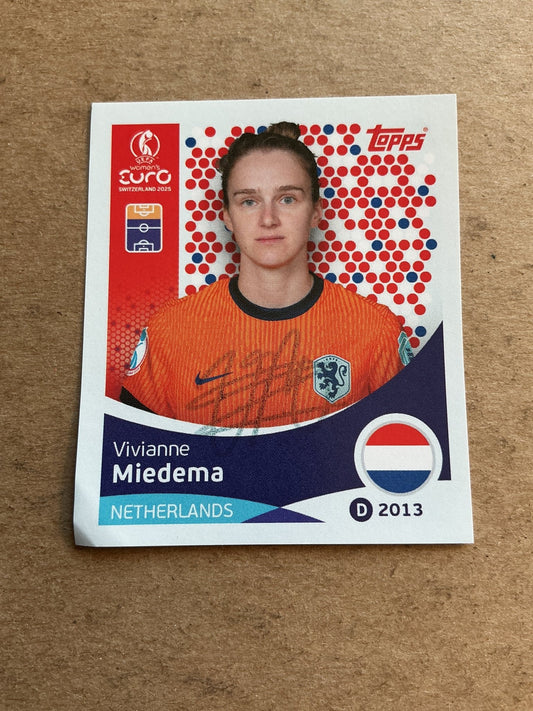 Vivianne Miedema, Netherlands 🇳🇱 UEFA Women’s Euro Cup 2025 Topps hand signed - Autographs-World