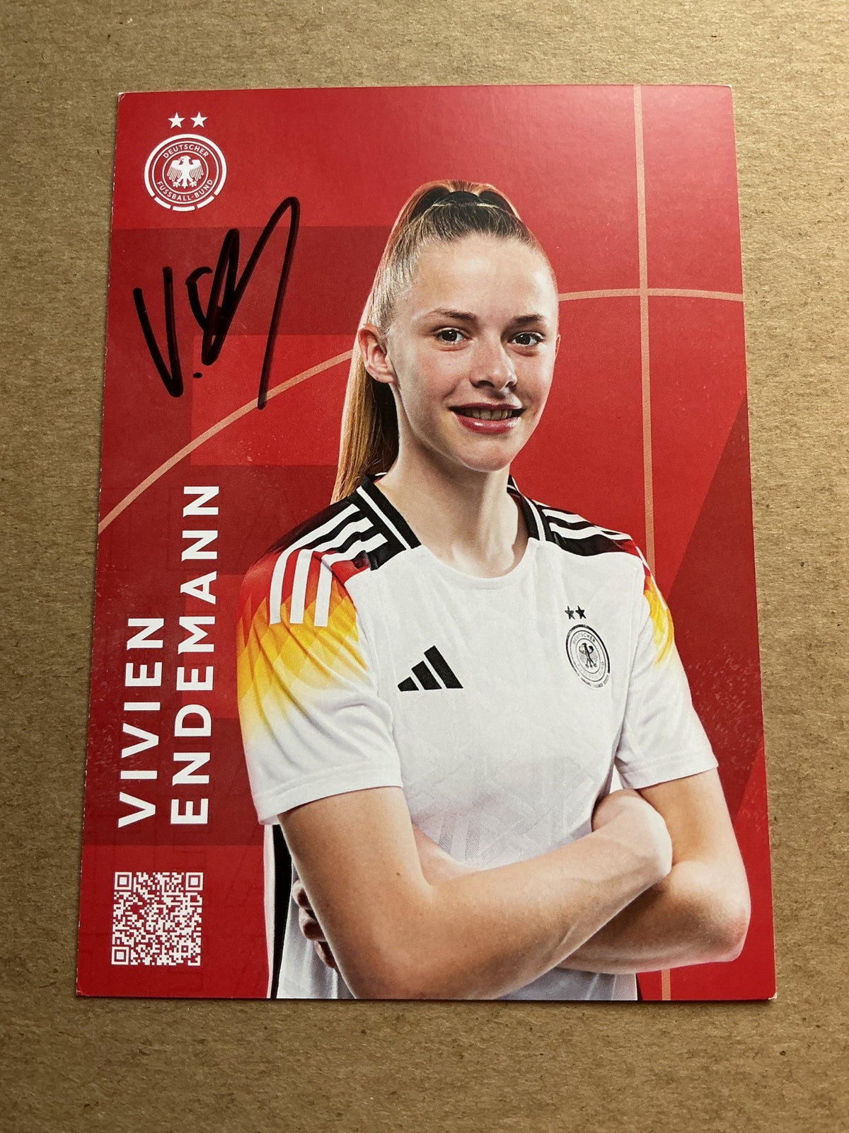 Vivien Endemann, Germany 🇩🇪 Summer Olympics 2024 hand signed - Autographs-World