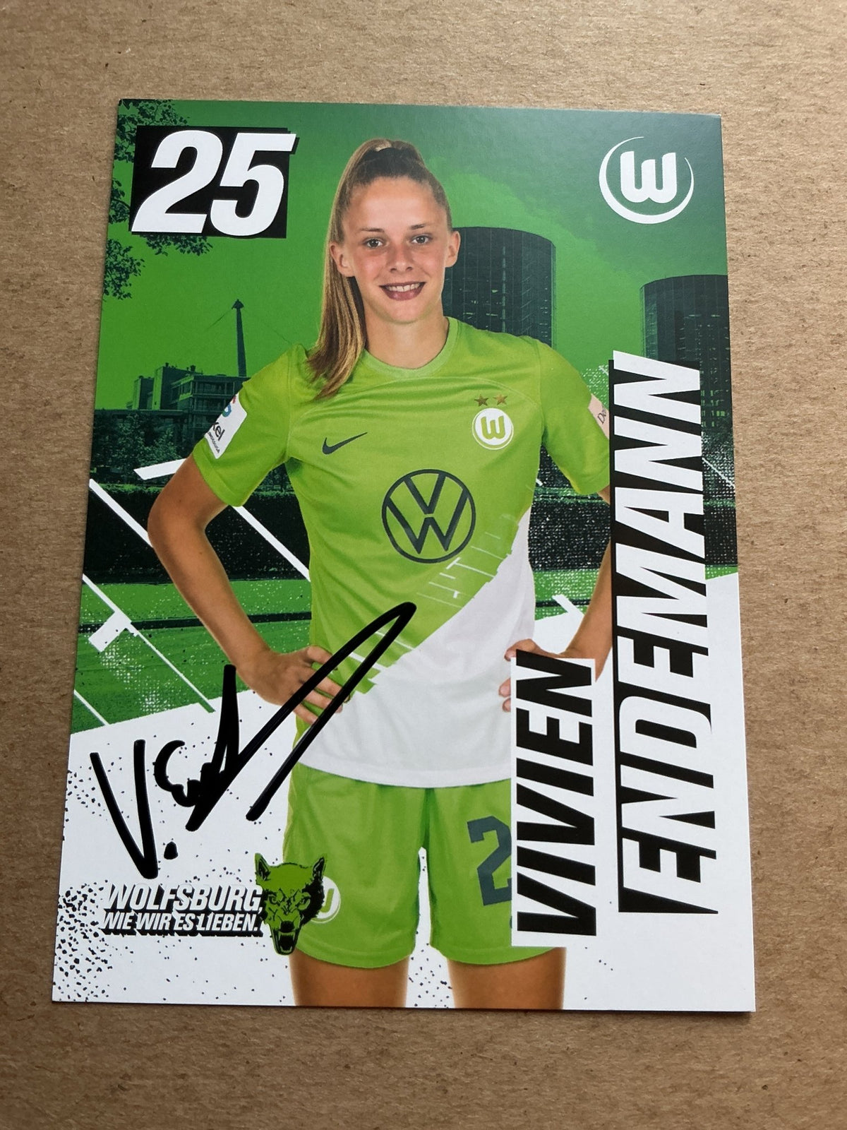 Vivien Endemann, Germany 🇩🇪 VfL Wolfsburg 2023/24 hand signed - Autographs-World