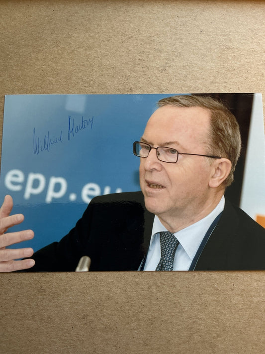 Wilfried Martens, Belgium 🇧🇪 Prime Minister hand signed - Autographs-World