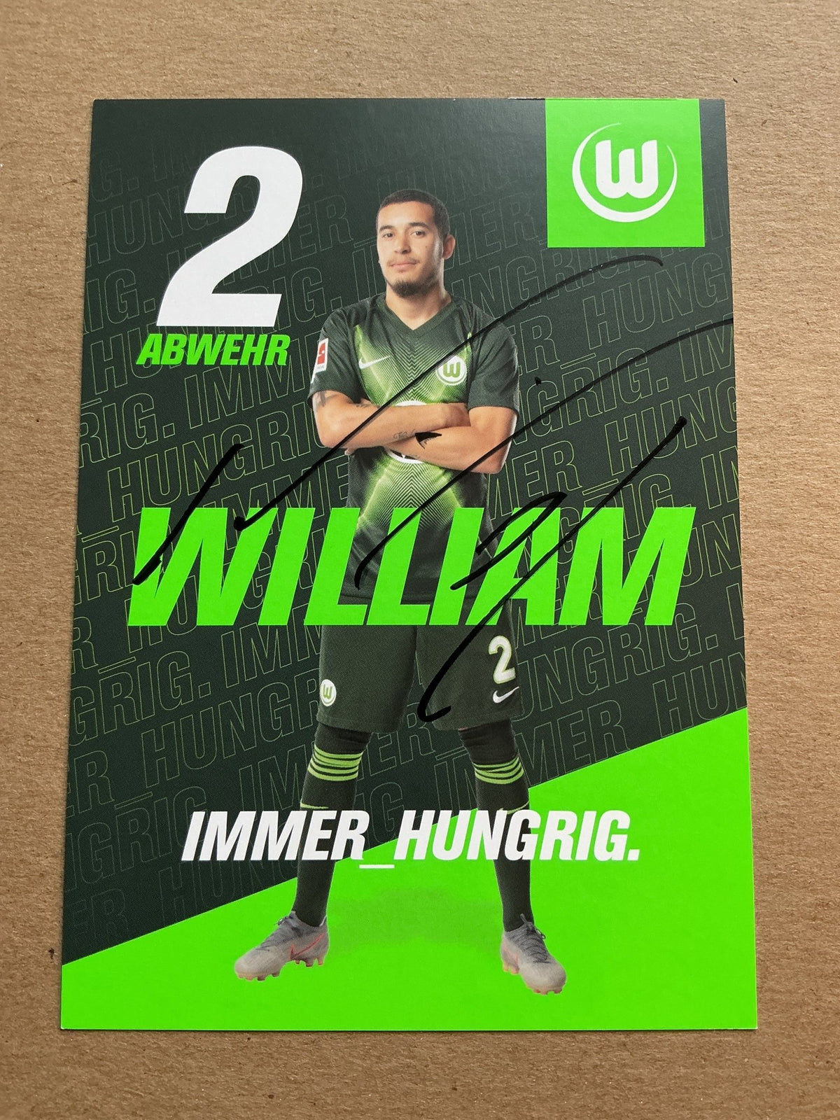 William, Brazil 🇧🇷 VfL Wolfsburg 2019/20 hand signed - Autographs-World