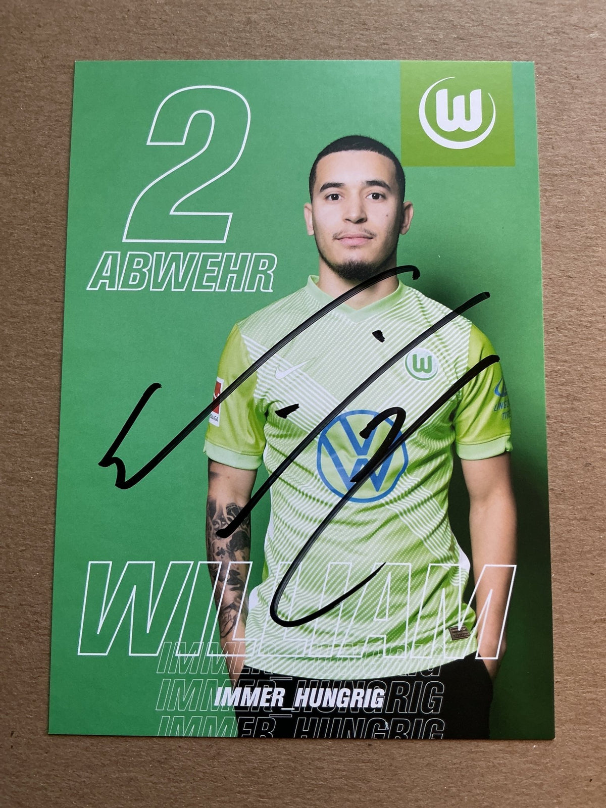 William, Brazil 🇧🇷 VfL Wolfsburg 2020/21 hand signed - Autographs-World