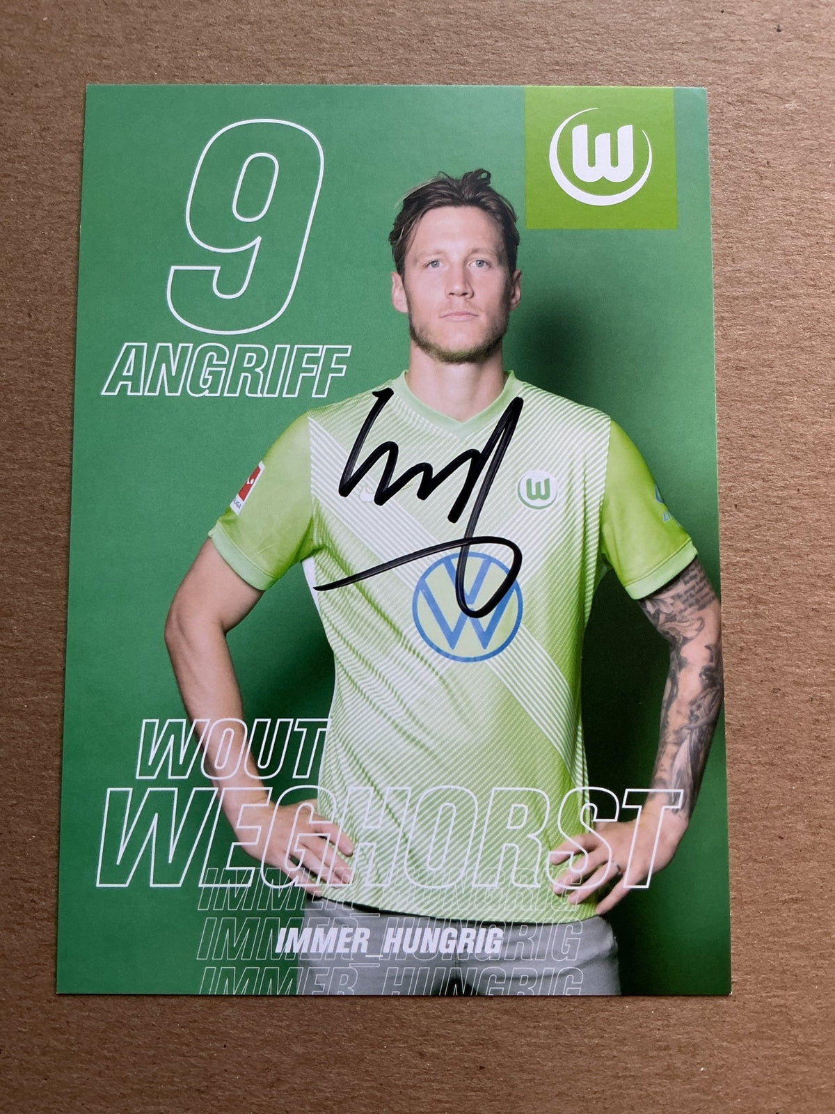 Wout Weghorst, Netherlands 🇳🇱 VfL Wolfsburg 2020/21 hand signed - Autographs-World