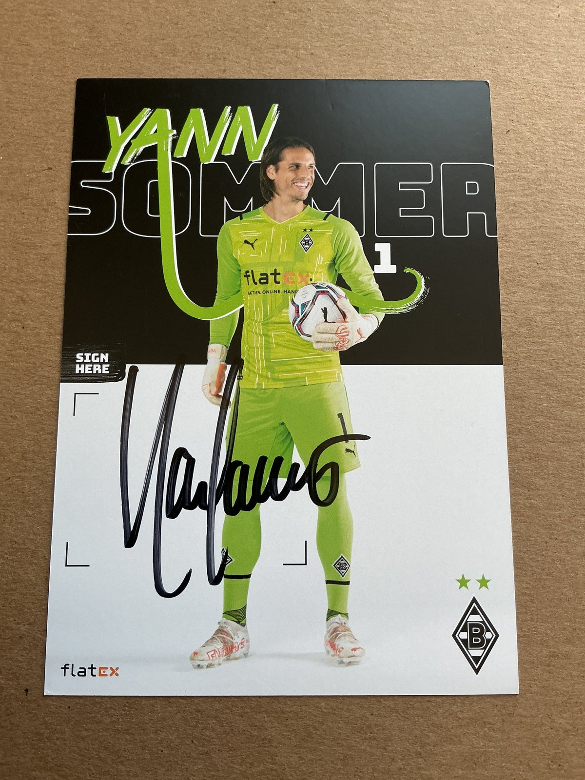 Yann Sommer, Switzerland 🇨🇭 Borussia Mönchengladbach 2021/22 hand signed - Autographs-World