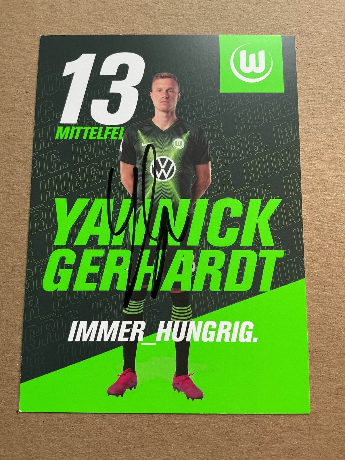 Yannick Gerhardt, Germany 🇩🇪 VfL Wolfsburg 2019/20 hand signed - Autographs-World