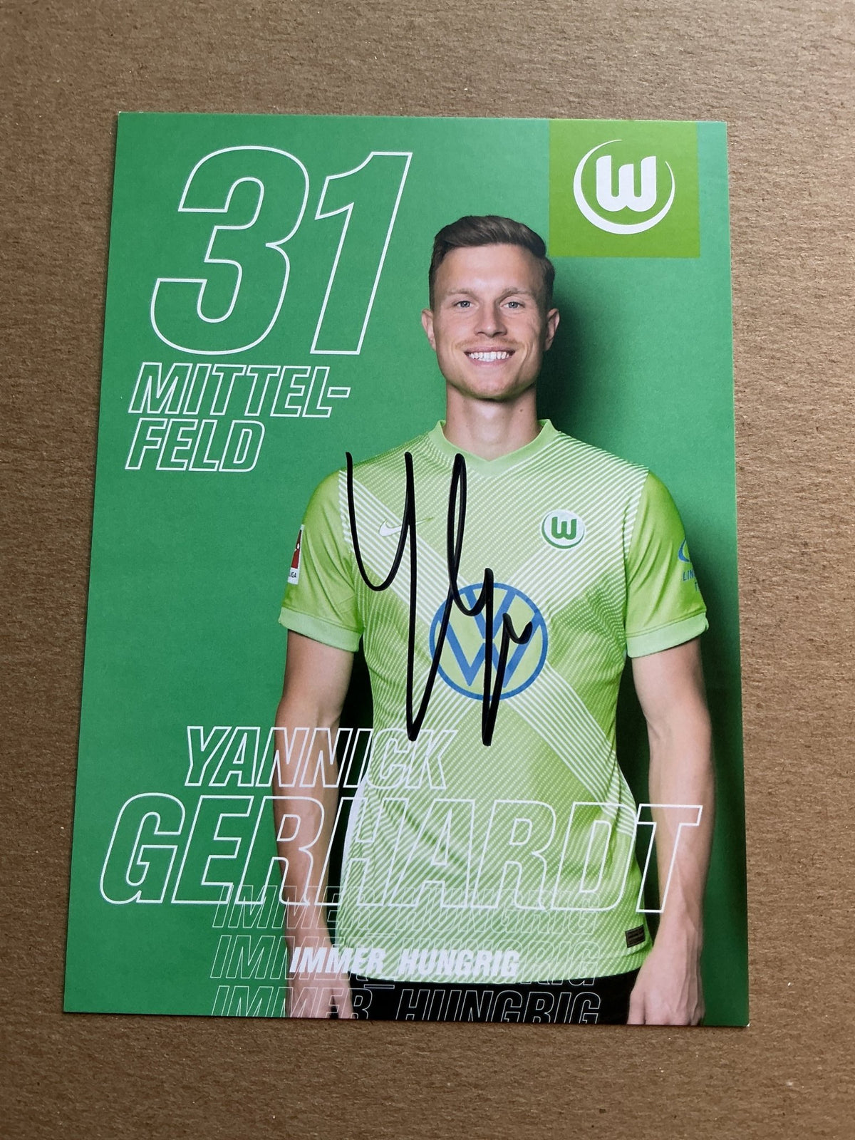 Yannick Gerhardt, Germany 🇩🇪 VfL Wolfsburg 2020/21 hand signed - Autographs-World