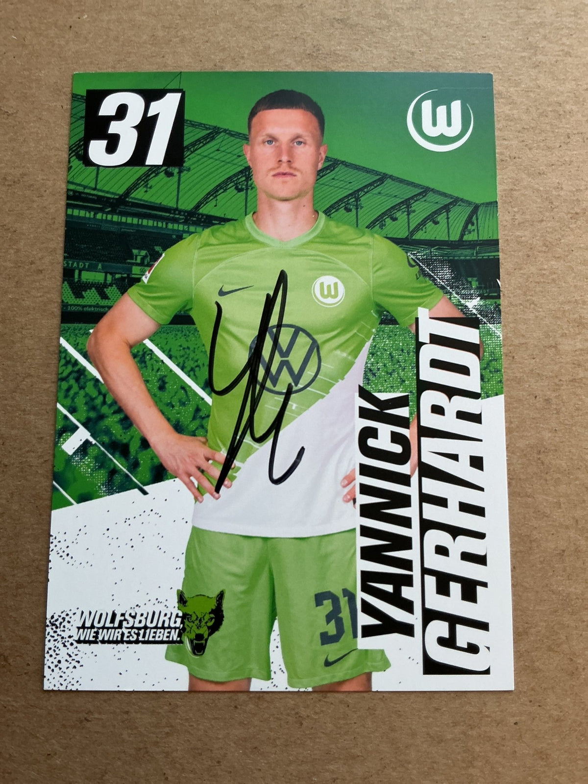 Yannick Gerhardt, Germany 🇩🇪 VfL Wolfsburg 2023/24 hand signed - Autographs-World