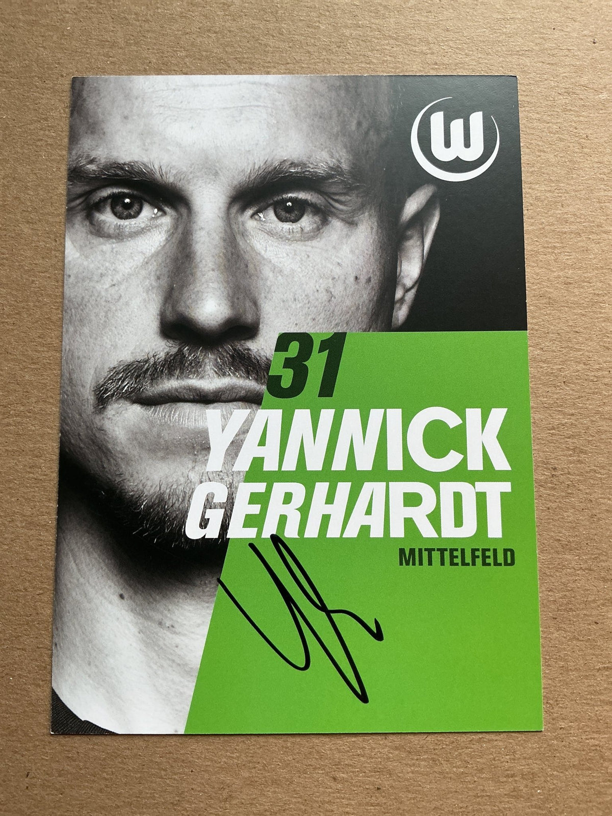 Yannick Gerhardt, Germany 🇩🇪 VfL Wolfsburg 2025/26 hand signed - Autographs-World