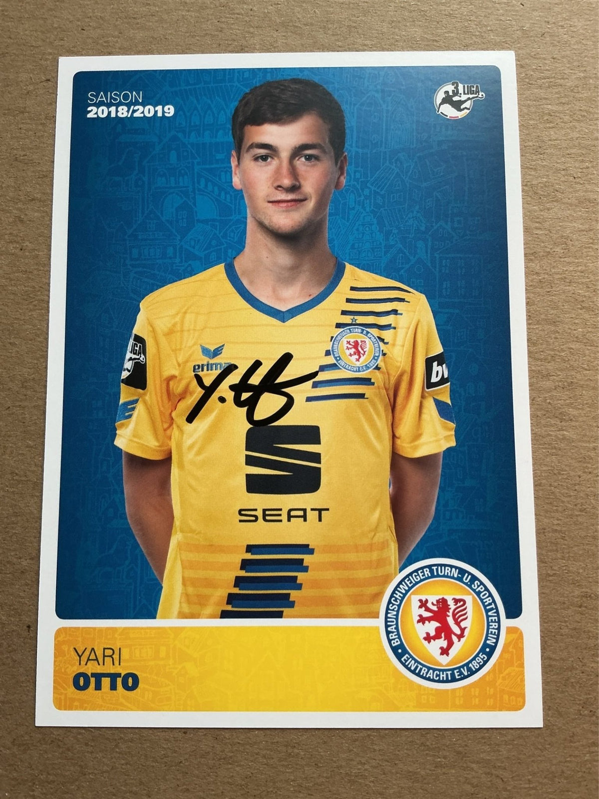 Yari Otto, Germany 🇩🇪 Eintracht Braunschweig 2018/19 hand signed - Autographs-World
