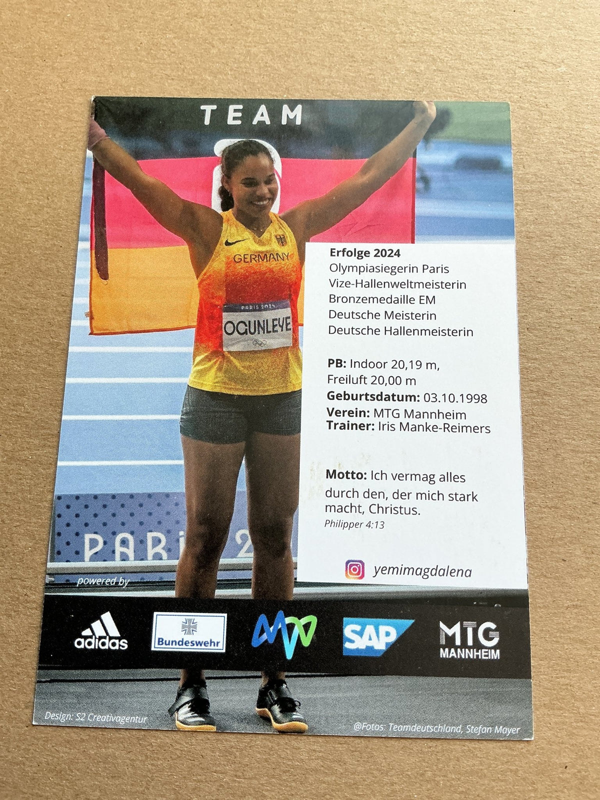 Yemisi Ogunleye, Germany 🇩🇪 Athletics Summer Olympics 2024 hand signed - Autographs-World