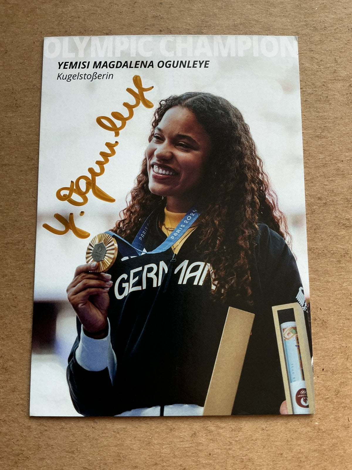 Yemisi Ogunleye, Germany 🇩🇪 Athletics Summer Olympics 2024 hand signed - Autographs-World