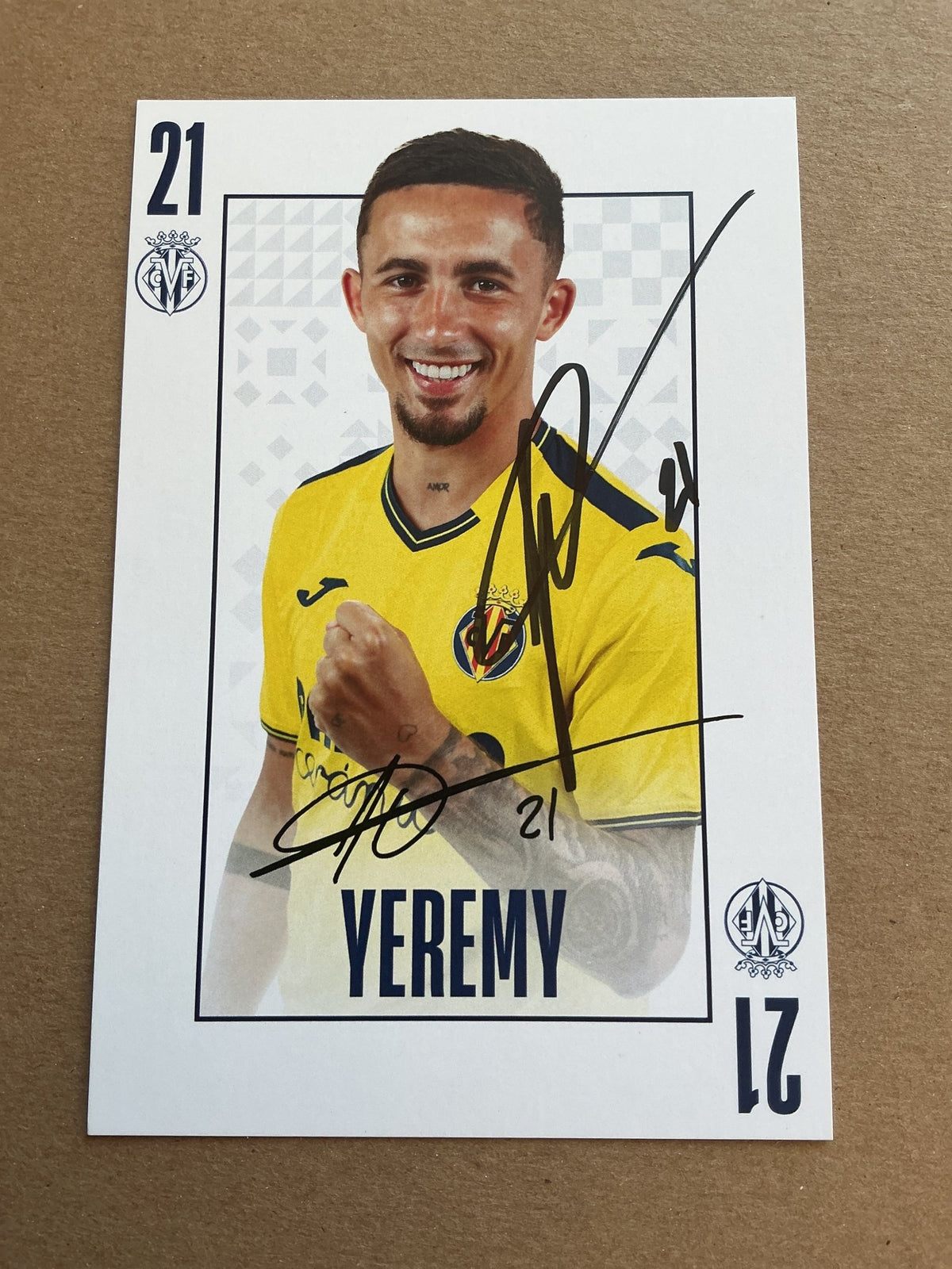 Yéremy Pino, Spain 🇪🇸 Villarreal CF 2024/25 hand signed - Autographs-World